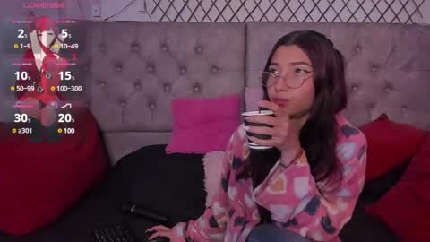 Snapshot of babylissie chatting on 02.09.25 babylissie online show from 02.09.25