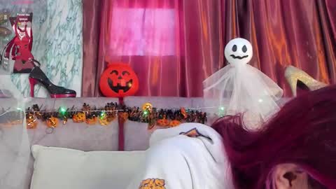 Snapshot of babylissie chatting on 10.17.25 babylissie online show from 10.17.25