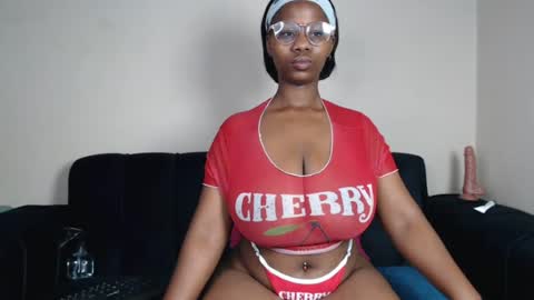 Snapshot of babyluciax chatting on 07.16.26 babyluciax online show from 07.16.26