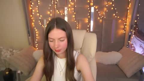 Snapshot of babylumii chatting on 04.20.26 Lady Vi online show from 04.20.26