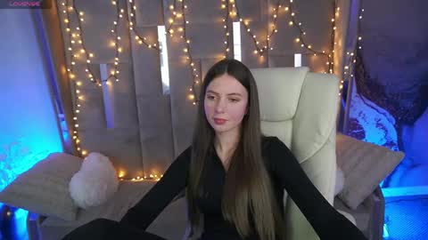 Snapshot of babylumii chatting on 04.22.26 Lady Vi online show from 04.22.26