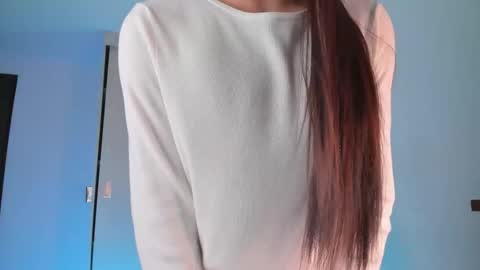 Snapshot of babymiaa__ chatting on 10.17.25    online show from 10.17.25
