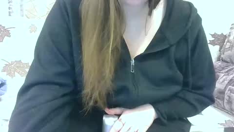 Snapshot of babymom1 chatting on 03.05.25 babymom1 online show from 03.05.25