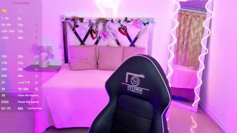 Snapshot of babyvenu_tay chatting on 09.17.25 VENU online show from 09.17.25