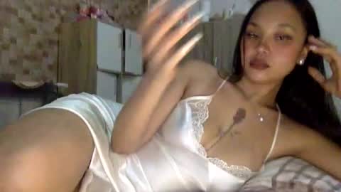 Snapshot of babyzarah2002 chatting on 07.17.26 zarah online show from 07.17.26