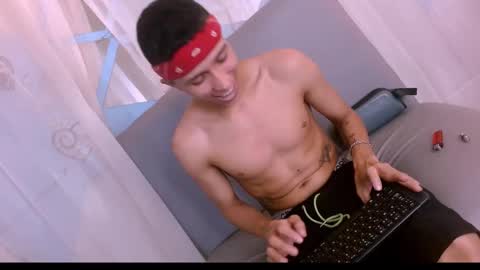 Snapshot of bad_guyssex chatting on 12.27.24 bad_guyssex online show from 12.27.24