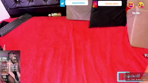 Victoria online show from 11.23.25