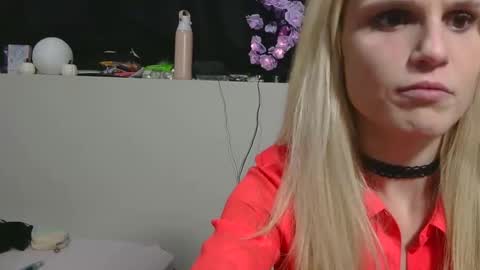 Snapshot of baddiebrandy chatting on 11.18.25 brandy online show from 11.18.25