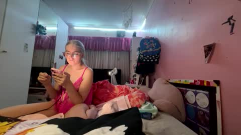 Snapshot of baddieprettypussy chatting on 04.14.26 baddieprettypussy online show from 04.14.26