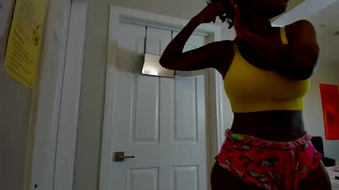 Snapshot of badgurldnay chatting on 09.17.25 badgurldnay online show from 09.17.25