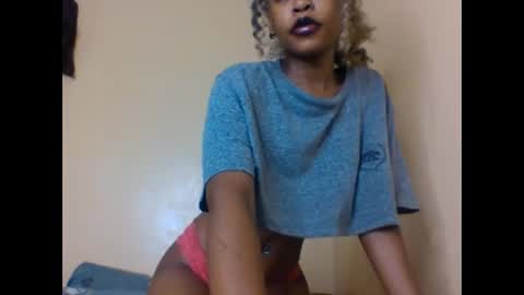Snapshot of badgurllily chatting on 10.20.25 Lily. online show from 10.20.25