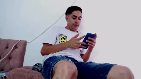 Snapshot of badjuanhot chatting on 01.14.25 Juan Help us reach 100 likes online show from 01.14.25