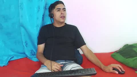 Snapshot of badjuanhot chatting on 01.18.25 Juan Help us reach 100 likes online show from 01.18.25