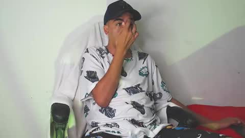 Snapshot of badjuanhot chatting on 01.30.25 Juan Help us reach 100 likes online show from 01.30.25