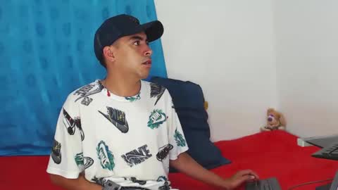 Snapshot of badjuanhot chatting on 02.20.25 Juan Help us reach 100 likes online show from 02.20.25