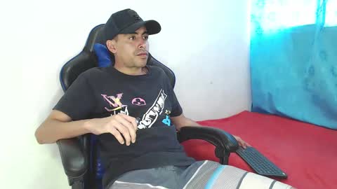 Snapshot of badjuanhot chatting on 03.09.25 Juan Help us reach 100 likes online show from 03.09.25