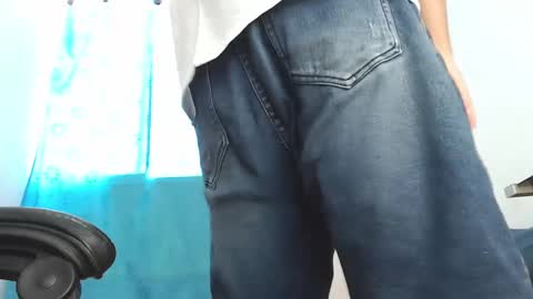 Snapshot of badjuanhot chatting on 03.11.25 Juan Help us reach 100 likes online show from 03.11.25