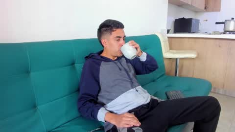 Snapshot of badjuanhot chatting on 09.27.25 Juan Help us reach 100 likes online show from 09.27.25