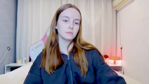 Snapshot of bae_cake_ chatting on 11.30.25 Alice online show from 11.30.25