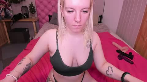 holly online show from 02.06.25