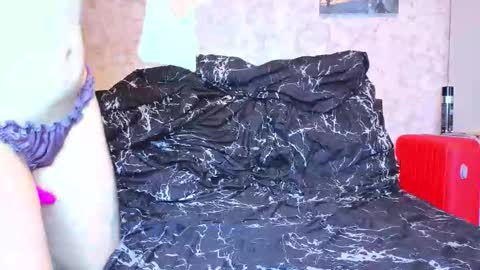 holly online show from 12.02.25