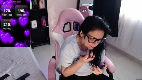 Snapshot of bailarina_atrevida chatting on 12.30.24 sandra online show from 12.30.24