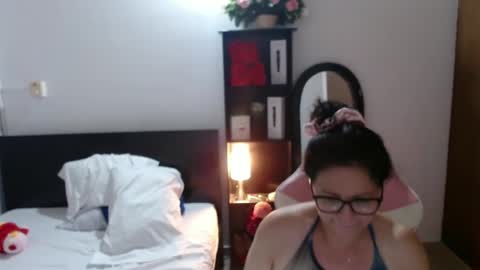 Snapshot of bailarina_atrevida chatting on 09.28.25 sandra online show from 09.28.25