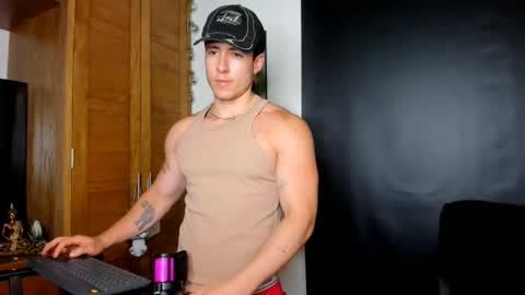 Snapshot of bain_aaron chatting on 04.17.26 bain_aaron online show from 04.17.26