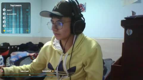 Snapshot of bal3n chatting on 03.09.25 Bal3n online show from 03.09.25