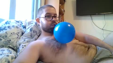 Snapshot of balloonman835316 chatting on 02.05.25 balloonman835316 online show from 02.05.25