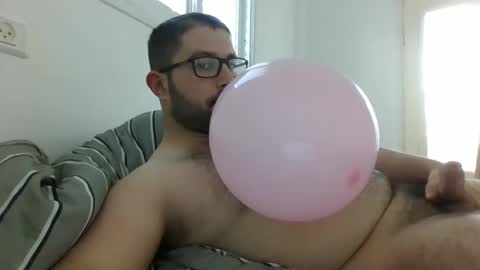 Snapshot of balloonman835316 chatting on 03.02.25 balloonman835316 online show from 03.02.25