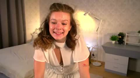 Snapshot of bambi_bimboo chatting on 06.12.26 Mila online show from 06.12.26