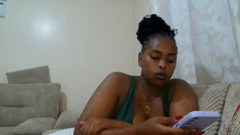 Snapshot of bambi_e chatting on 07.01.26 bambi_e online show from 07.01.26