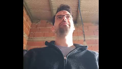 Snapshot of banana_argen_15 chatting on 10.27.25 Ezequiel online show from 10.27.25