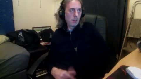 bangintoleather online show from 09.18.25