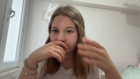 Snapshot of baosznejkowski chatting on 05.09.26 Sumi online show from 05.09.26
