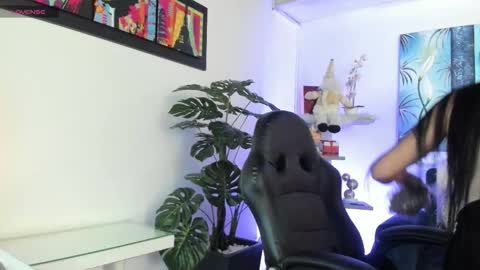 Snapshot of baphy_baby chatting on 12.21.25 Gabi online show from 12.21.25