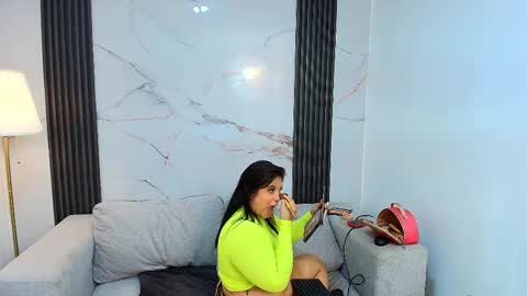 Snapshot of barbaraferrer69 chatting on 12.17.25 BARBARA FERRER online show from 12.17.25