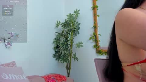 Snapshot of barbaraknox_ chatting on 10.04.25 Barbara online show from 10.04.25