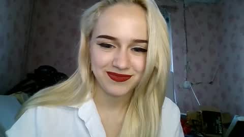 Snapshot of barbie___girl chatting on 11.15.25 barbie___girl online show from 11.15.25