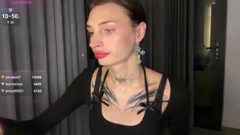 Snapshot of barbie_bi chatting on 01.07.25 My name is Molly. Please say hello I like talking to you. If you have any wishes or obscene desires please use the tip menu online show from 01.07.25