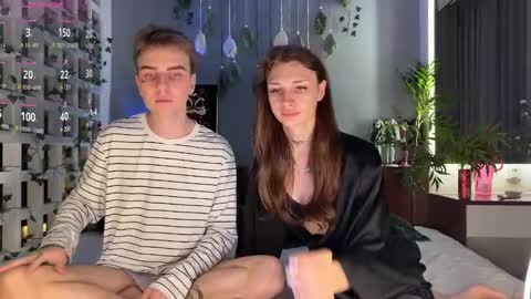 Snapshot of barbie_bi chatting on 03.01.25 My name is Molly. Please say hello I like talking to you. If you have any wishes or obscene desires please use the tip menu online show from 03.01.25