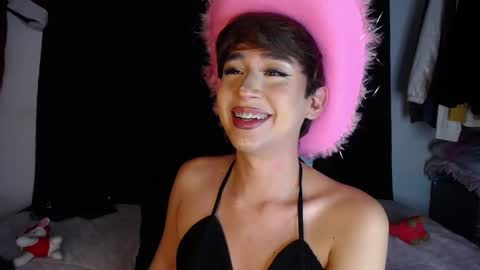          I work from home this is my room 3 online show from 12.06.24