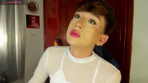          I work from home this is my room 3 online show from 10.01.25