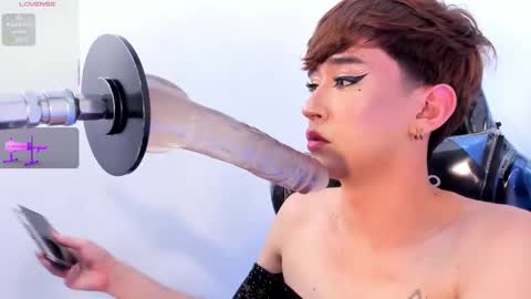          I work from home this is my room 3 online show from 11.06.25