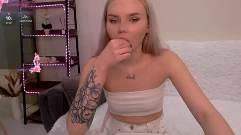 Lilli 3 online show from 03.30.26