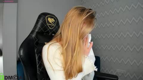 LisGTM2 Mon-Thu Sat 0100am-0700am online show from 10.20.25