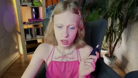 Snapshot of barbie_richy chatting on 10.19.25 barbie_richy online show from 10.19.25