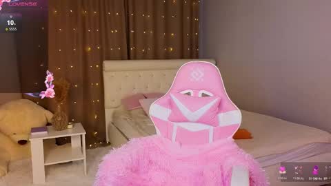 Snapshot of barbiee_b chatting on 02.04.25 Stacy online show from 02.04.25