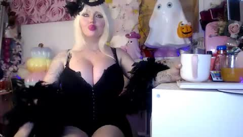Snapshot of barbieely chatting on 10.21.25 ely ink online show from 10.21.25
